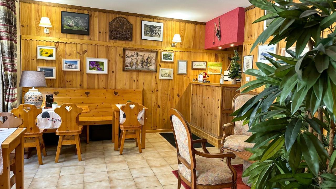 Hotel Quin Te Va كوتيريه المظهر الخارجي الصورة