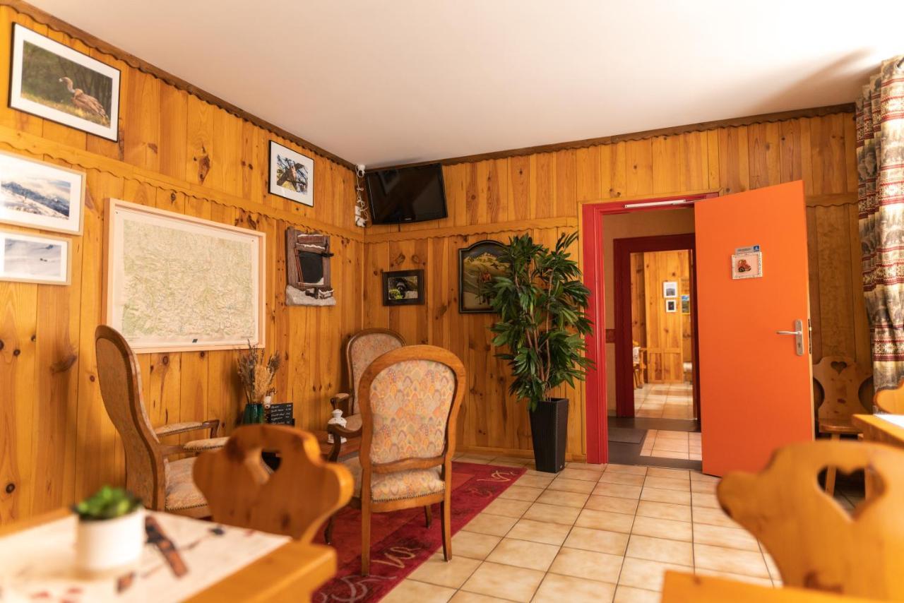 Hotel Quin Te Va كوتيريه المظهر الخارجي الصورة