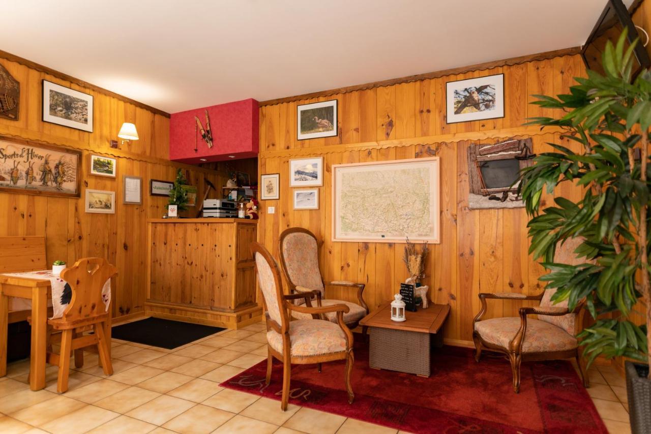 Hotel Quin Te Va كوتيريه المظهر الخارجي الصورة